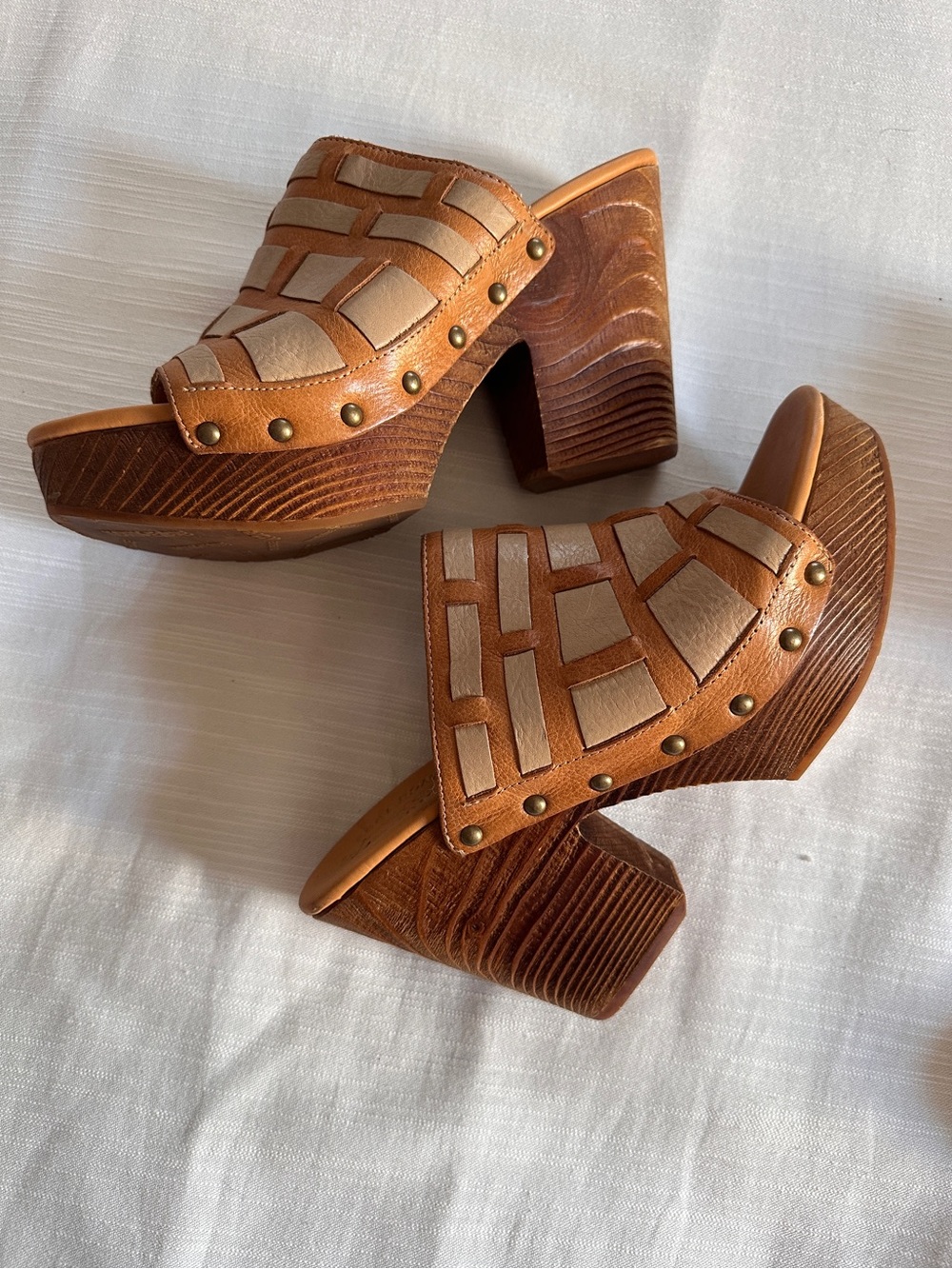 Kork-Ease Charissa Two-Tone Woven Leather Platform Clogs Mules | 9 - Picture 6 of 12